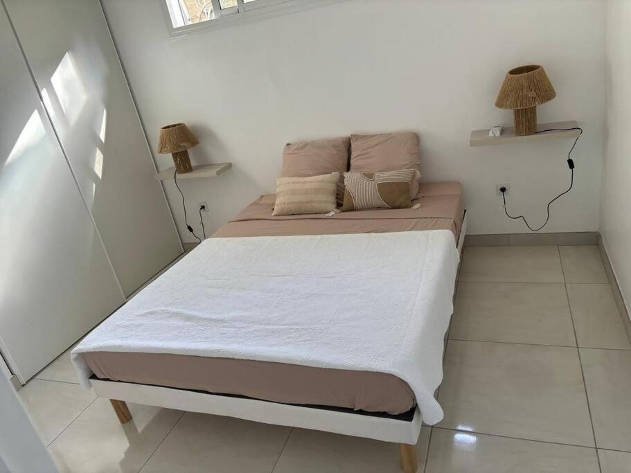 Villa Noo La Льо Робер Екстериор снимка